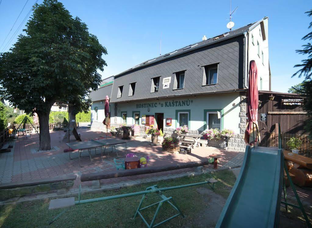 Pension U Kastanu カルロヴィ・ヴァリ エクステリア 写真